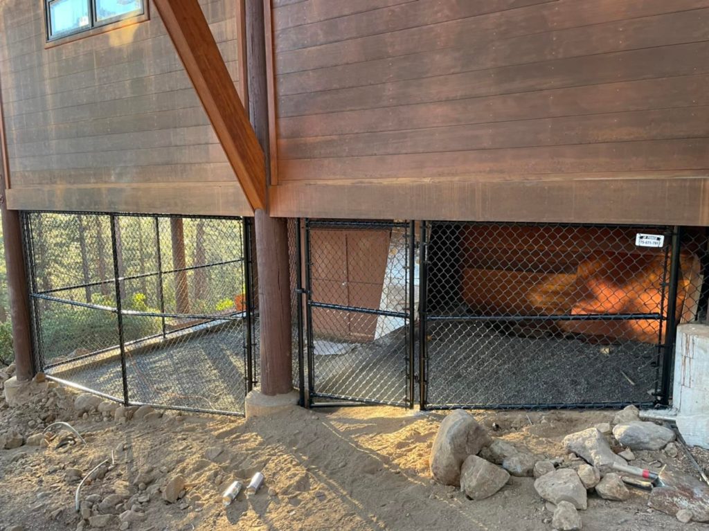 how to put a chain link fence up 