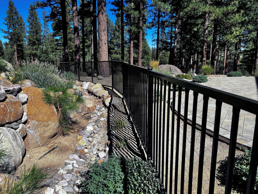 metal fencing companies near me 